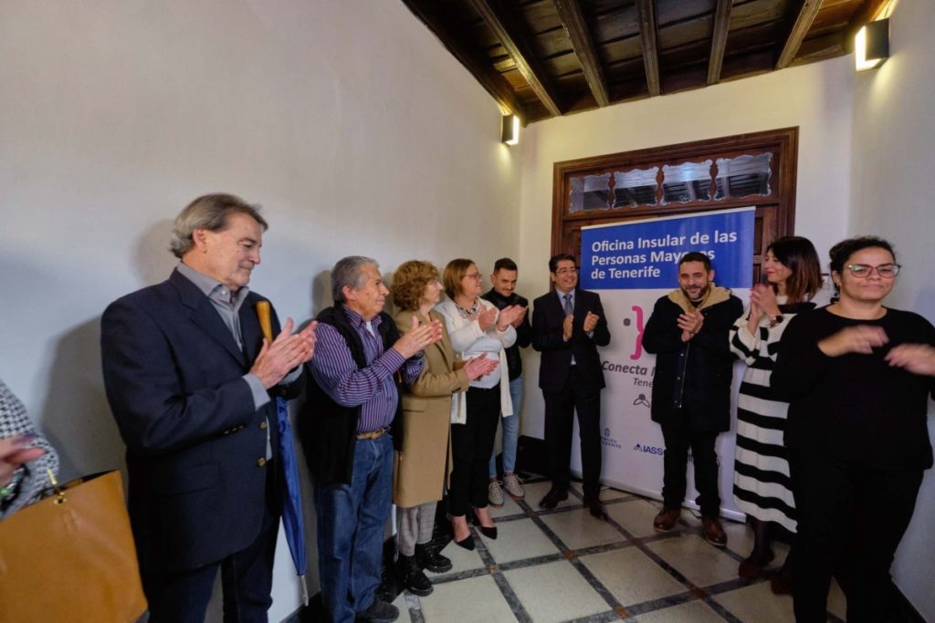 Un instante de la inauguración de la Oficina Insular de las personas mayores en La Laguna